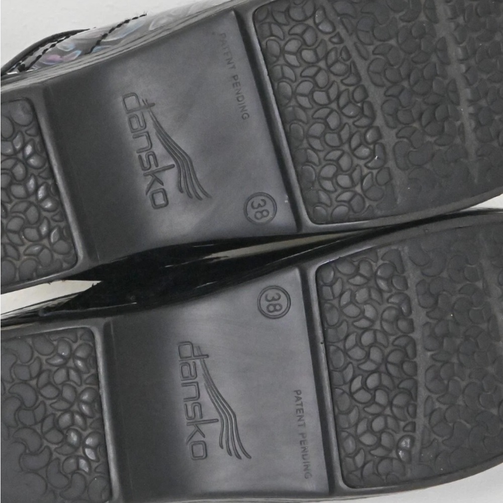Dansko Professional XP 2.0 Night Rose Patent Leather clogs. - Picture 7 of 8
